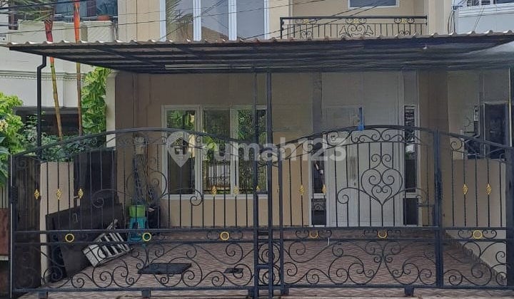 3-Story House Ready to Occupy & Strategic Location in Pelepah Elok