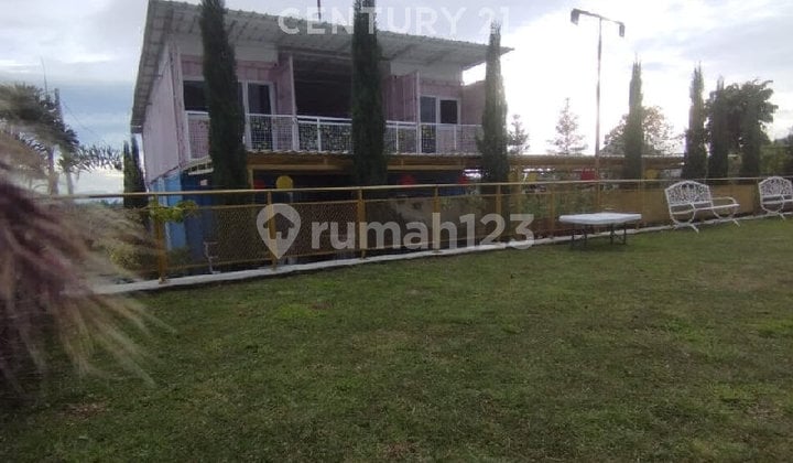 Hotel / Villa Container Cantik Dan Asri Di Lembang