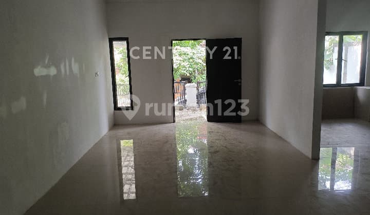 For Rent: 5-Bedroom House in Kelapa Gading (Flood-Free)