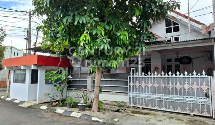 Rumah Hoek Cluster Taman Harapan Baru Bekasi