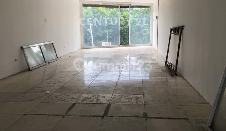 Ruko Lebar 5 di Daerah Strategis Kemang Jakarta Selatan