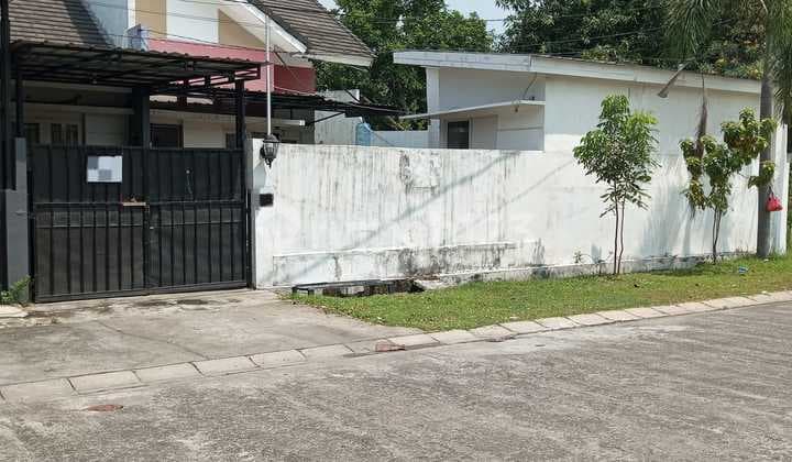 Nice House, SHM, Cheap, Land Area 195 m² in Harvest City Cibubur