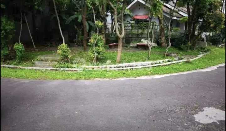 Kavling di Griya Loka Depan Taman