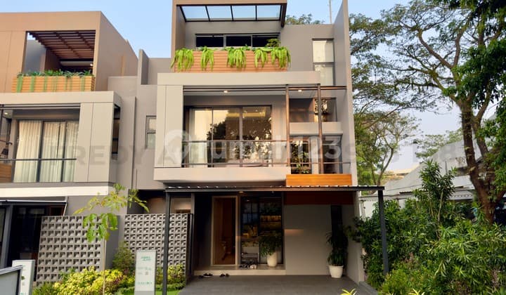 Rumah Lebar 8 Ada 5 Kamar Tidur + Attic Strategis Dekat Tol BSD