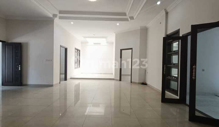 Rumah Dalam Cluster Singgasana Pradana