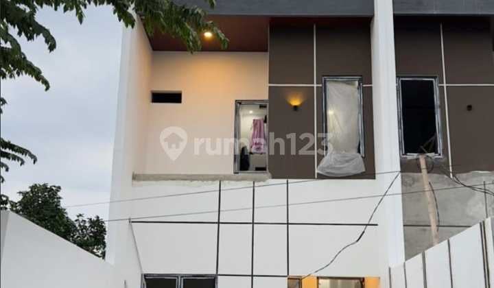 Jual Rumah Full Renovasi 3 Lantai Bebas Banjir, Kembangan, Jakarta Barat, 026