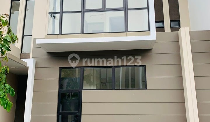 Disewakan Rumah Mewah Lebar 7x14 Asya Matana, Cakung, Jakarta Timur, 028&015