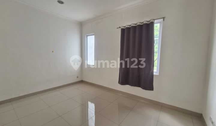 Modern House Facing Garden Cluster Thames, Jakarta Garden City, Cakung, 030