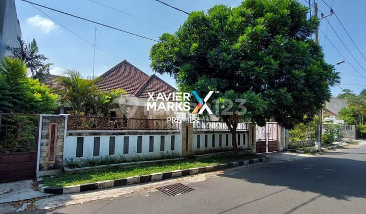 Rumah Vintage Tengah Kota di Jl. Muria, Klojen - Malang