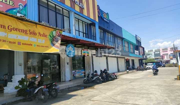 Ruko 2 Lantai Siap Pakai di Jalan Banjarsari Solo