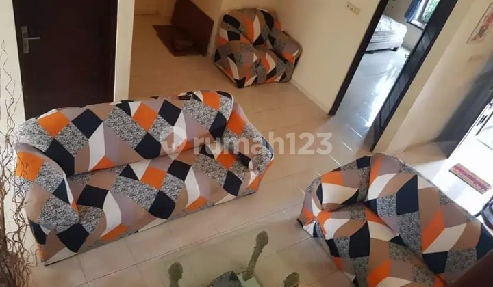 Rumah Sewa Furnish Dekat Solo Square