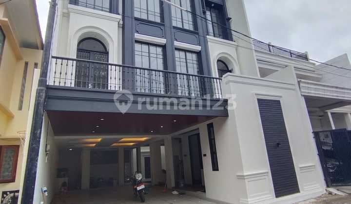 Dijual Rumah Mewah Private Pool Dalam Cluster