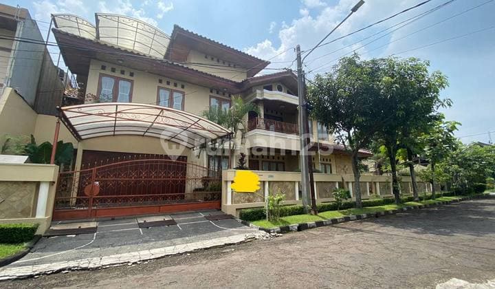 Rumah Mewah Luas Semi Furnished HGB Soekarno Hatta, Bandung