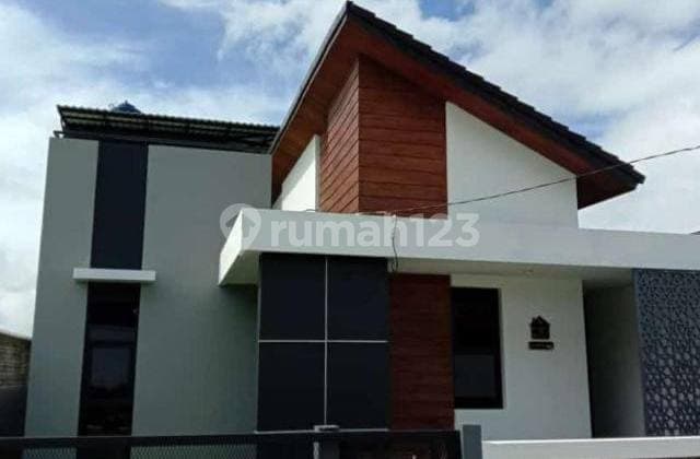 Rumah Minimalis Modern 2 Lantai Siap Huni, di Lembang