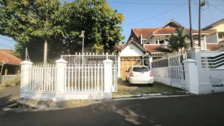 Rumah HOOK Bagus Unfurnished SHM Mandalajati, Bandung
