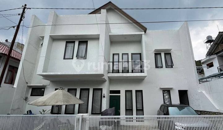 Rumah Luas Modern Siap Huni SHM, di Awiligar Dago