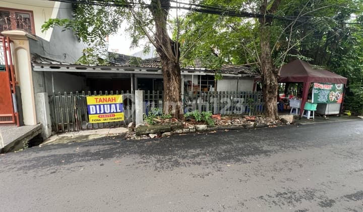 For Sale Old House Strategic Location