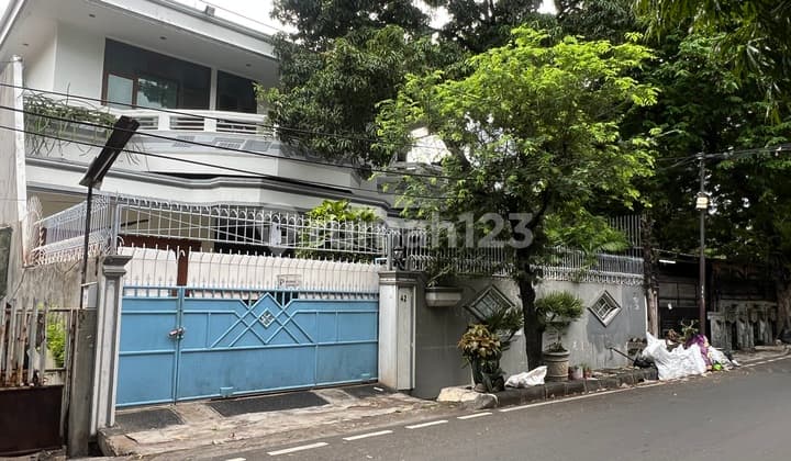 Rumah Siap Tinggal Di Jakarta Pusat Dekat Mall . Supermarket . Kuliner. Rumah Sakit Dan Akses Tol