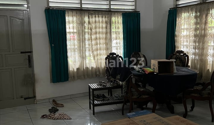 Rumah Komersial .strategis Muka Rumah 3 Mobil. Dekat Kemana2