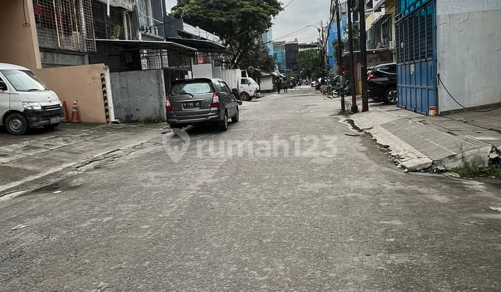 Disewakan Ruko Gandeng 4 LT. Siap Pakai Dekat Sunter Mall