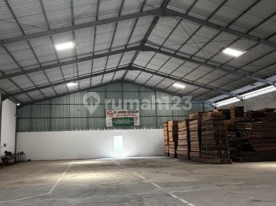 Gudang Premium Siap Pakai Usaha di Kawasan Industri Teroboyo