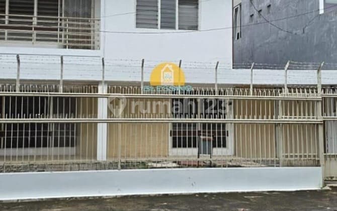 Rumah Luas Eksklusif Siap Huni di Jalan Seroja Semarang Tengah