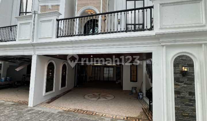 For Sale New American Classic Design House Jagakarsa South Jakarta