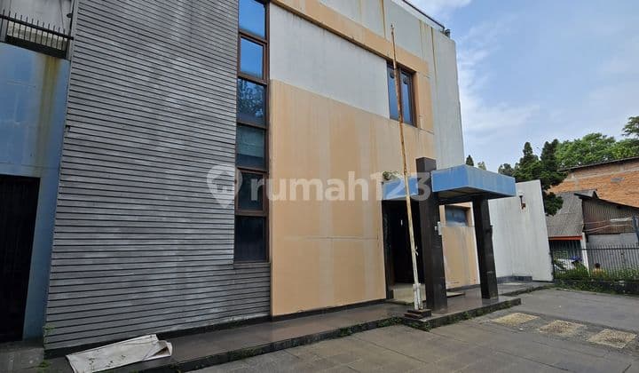 Dijual Gedung Kantor Strategis Dekat Pintu Toll Pisangan Jaktim