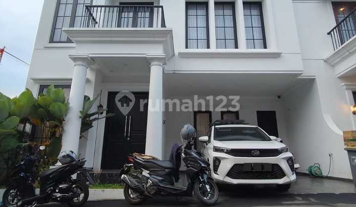 Dijual Rumah Baru Design Modern Classic Cipayung Jaktim