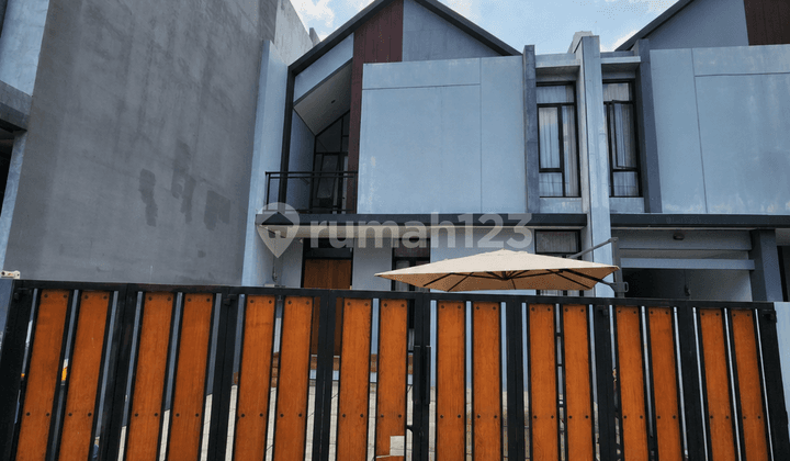 For Sale: Ready-to-Occupy Secondary House, Located in Duren Sawit, East Jakarta