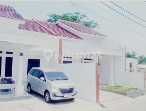 Rumah Tipe 50, Tanah 72M2. SHM Dekat Jagakarsa, Jaksel dan Stasiun Depok Baru + 2 Kavling SHM Siap Bangun Harga Murah di Bawah NJOP