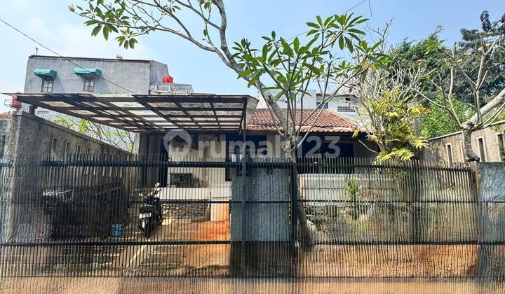 Dalam Komplek, 144 M² - Harga Tanah, Potensi Besar Jadi Rumah Cantik