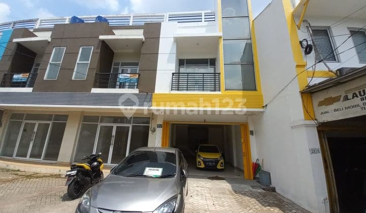 Ruko 2 Lantai Di Titik Sibuk – Karena Traffic Adalah Segalanya