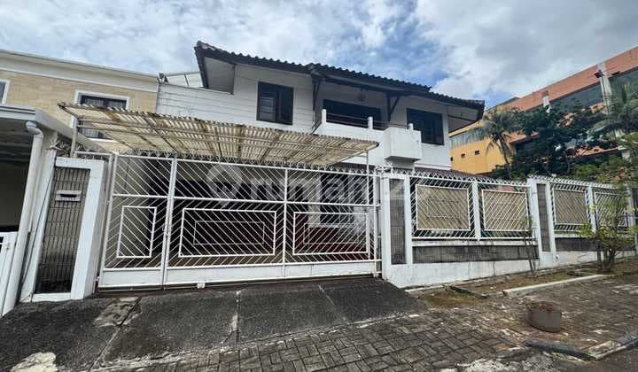 Rumah Stylish Di Puri Cinere Yang Bikin Hidup Simpel