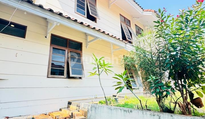 Hunian Luas Di Puri Cinere, Tenang Dan Strategis