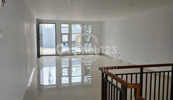 Disewakan Ruko Strategis Siap Huni Mainroad Jl Kopo Kota Bandung