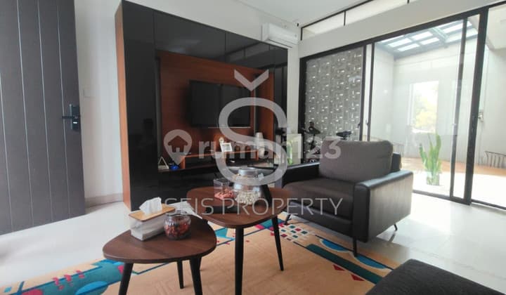 For Rent 2-Story House in Summarecon Bandung