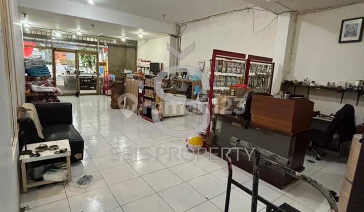 For Rent: Shop House on Main Road in Pasirkaliki, Bandung City