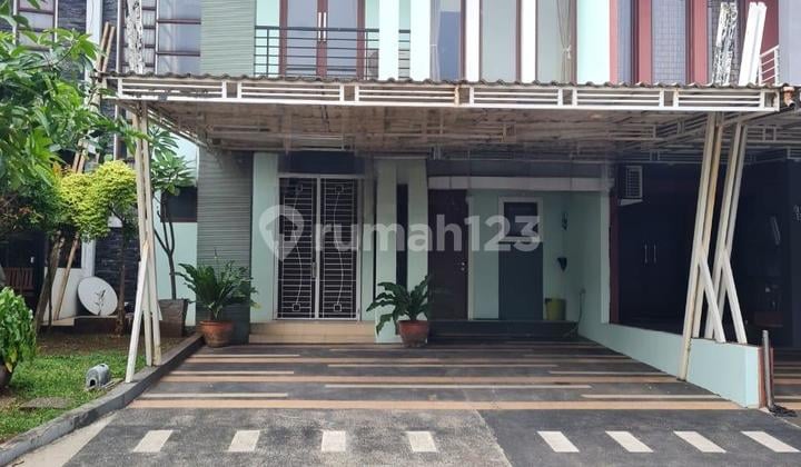 Disewa Rumah Semi Furnish Disamping Mall