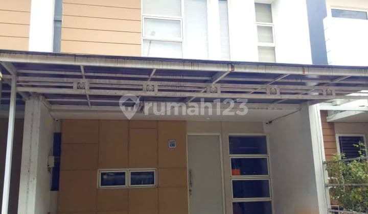 DISEWA RUMAH MODERN SEMI FURNISH SIAP HUNI.