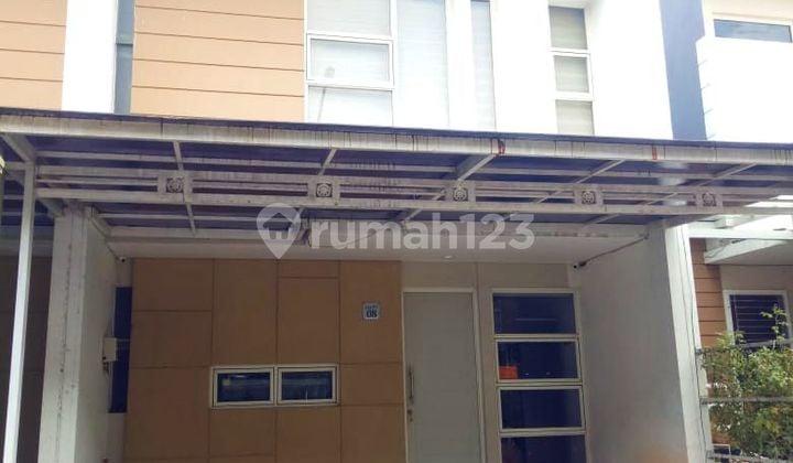 DISEWA RUMAH MODERN SEMI FURNISH SIAP HUNI.