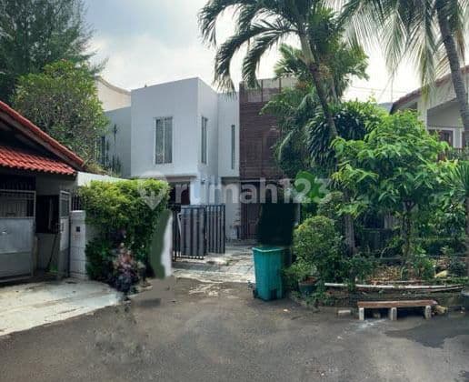 For Sale Nice 2-Story House in Tulodong Kebayoran Baru South Jakarta