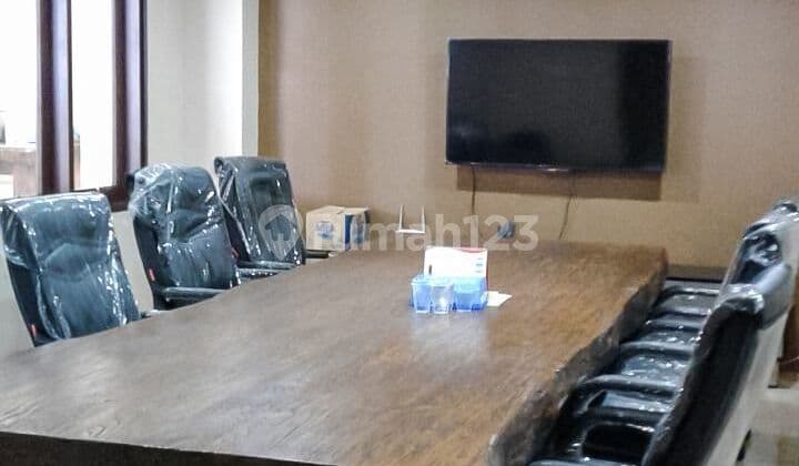 Disewakan Rumah Atau Kantor Bagus Hadap Barat di Cirendeu Raya