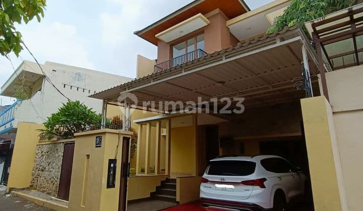 Turun Harga! Dijual Rumah Hadap Selatan Kemang Jaksel
