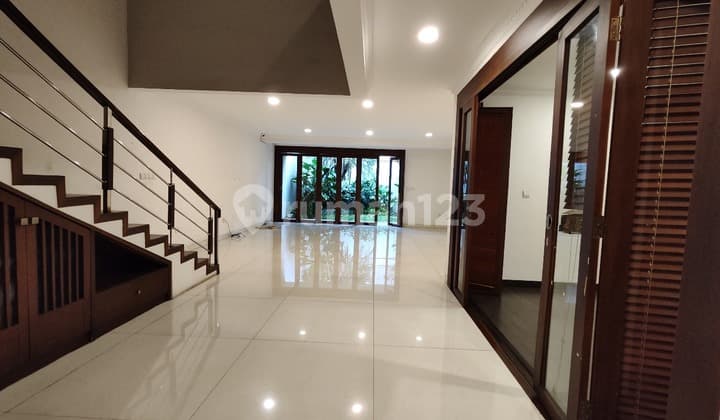 Rumah Siap Huni Dijual Lokasi Tenang Asri Di Pondok Indah Jaksel