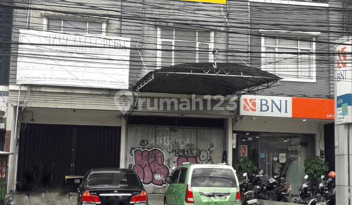 Roadside Shophouse for Sale in Ciputat, South Tangerang