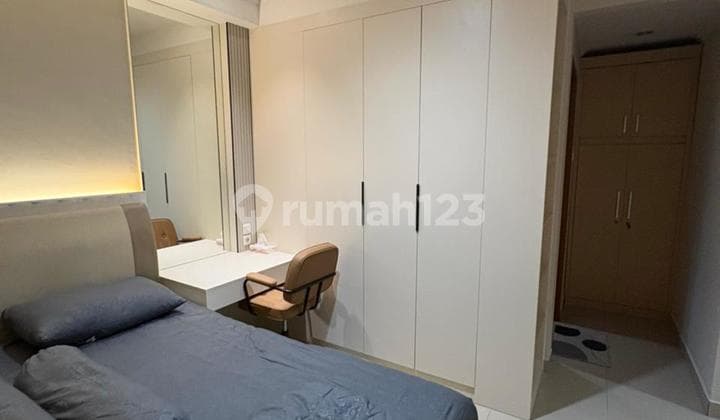 Disewakan 3br Full-furnished Hamptons Park Apartment, Pondok Indah (aa)