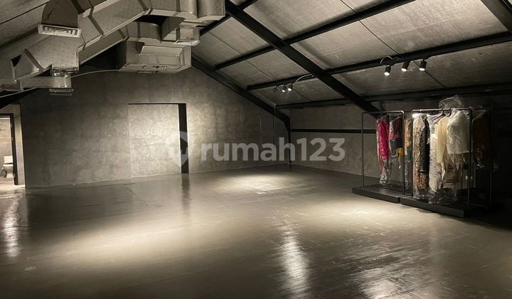 Disewakan Bangunan 3,5 Lantai Jl. Prapanca (Mm)