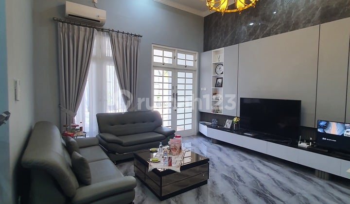 Newly Renovated House 5 Minutes from Brawijaya Hospital, Cipete (Jp Cm)