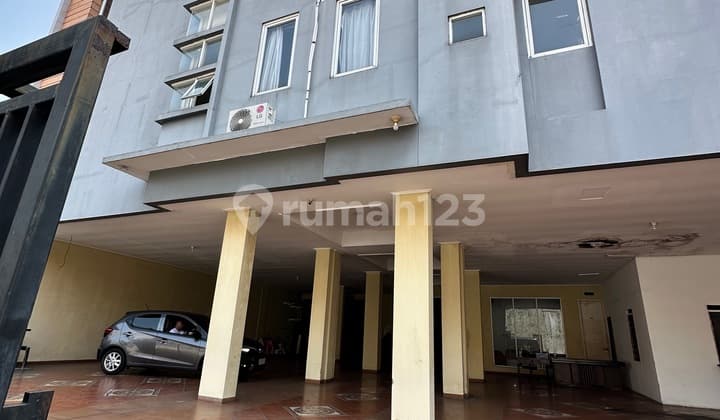 Dijual Cepat Kost 2 Lantai Parkir Luas di Cempaka Putih (IR)